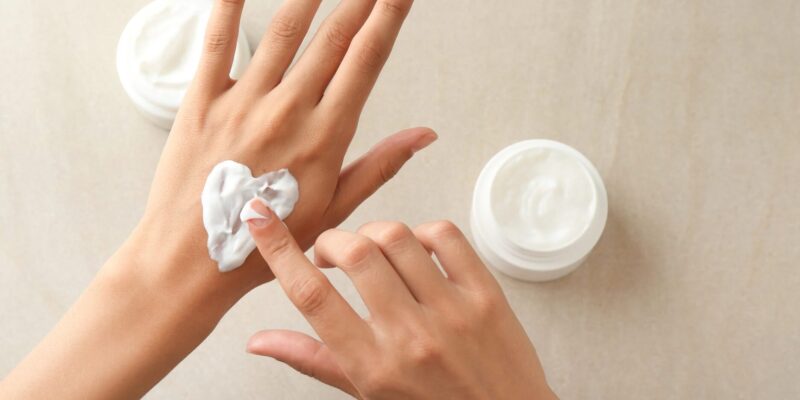 Beste Salbe gegen Schuppenflechte für gesunde und ruhige Haut