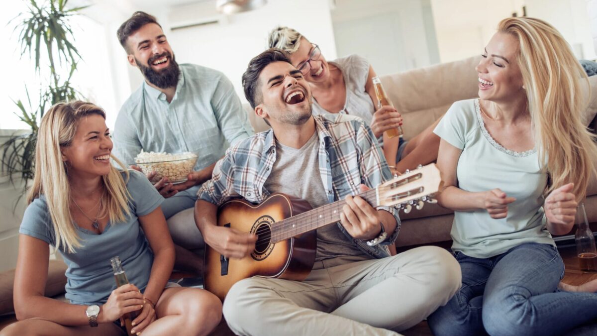 Die besten WhatsApp Valentinstag Sprüche zu Freundschaft So feierst du deine Buddies!