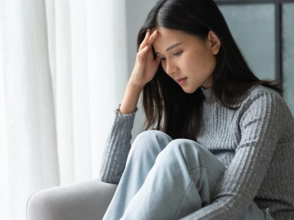 Körperliche Symptome bei Serotoninmangel erkennen und richtig deuten