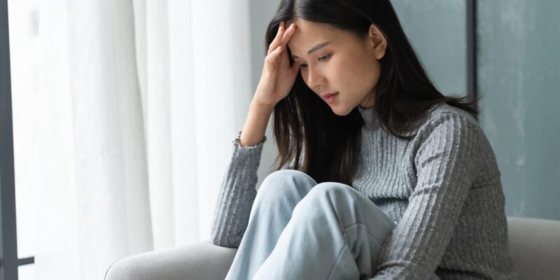 Körperliche Symptome bei Serotoninmangel erkennen und richtig deuten