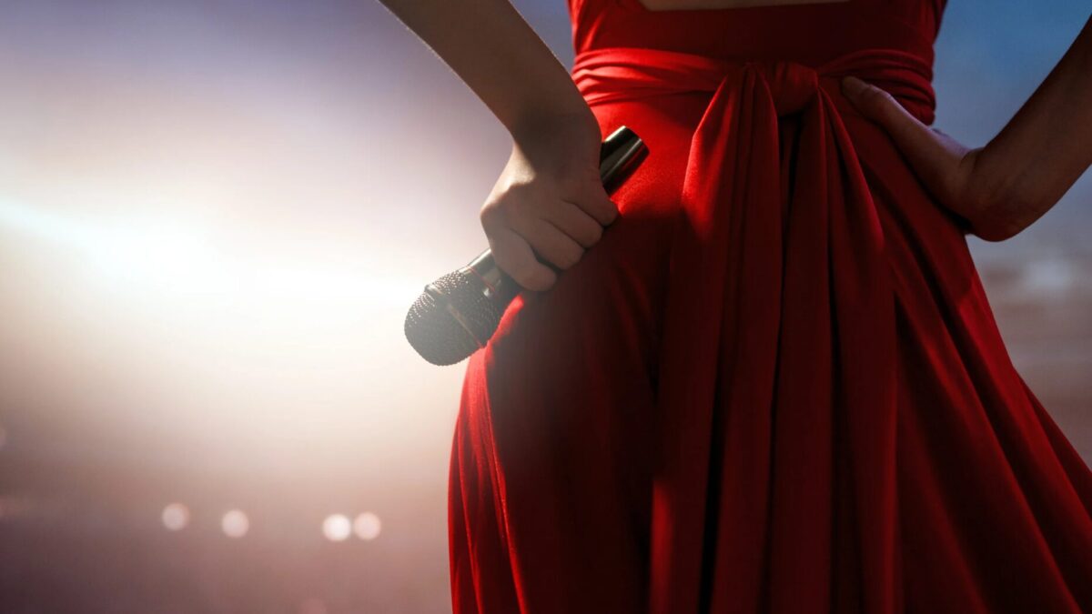 Tate McRae Vermögen und ihr außergewöhnlicher Weg an die Spitze der Popmusik