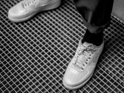 weiße sneaker kombinieren