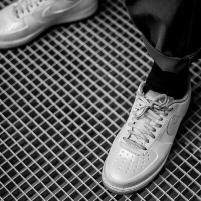 weiße sneaker kombinieren