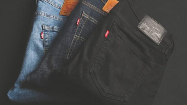dunkelblaue jeans kombinieren