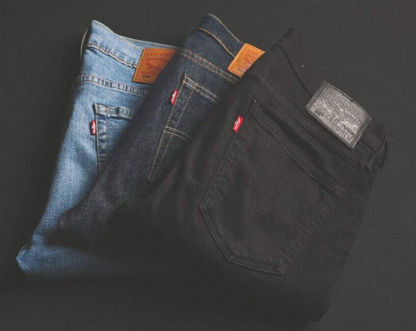 dunkelblaue jeans kombinieren